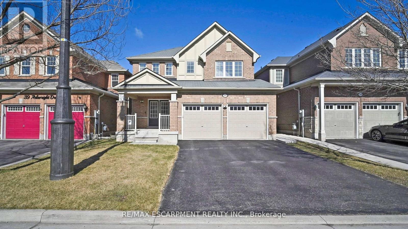 37 Arkwright Drive, Brampton (Northwest Brampton), Ontario  L7A 0V2 - Photo 1 - W12200042