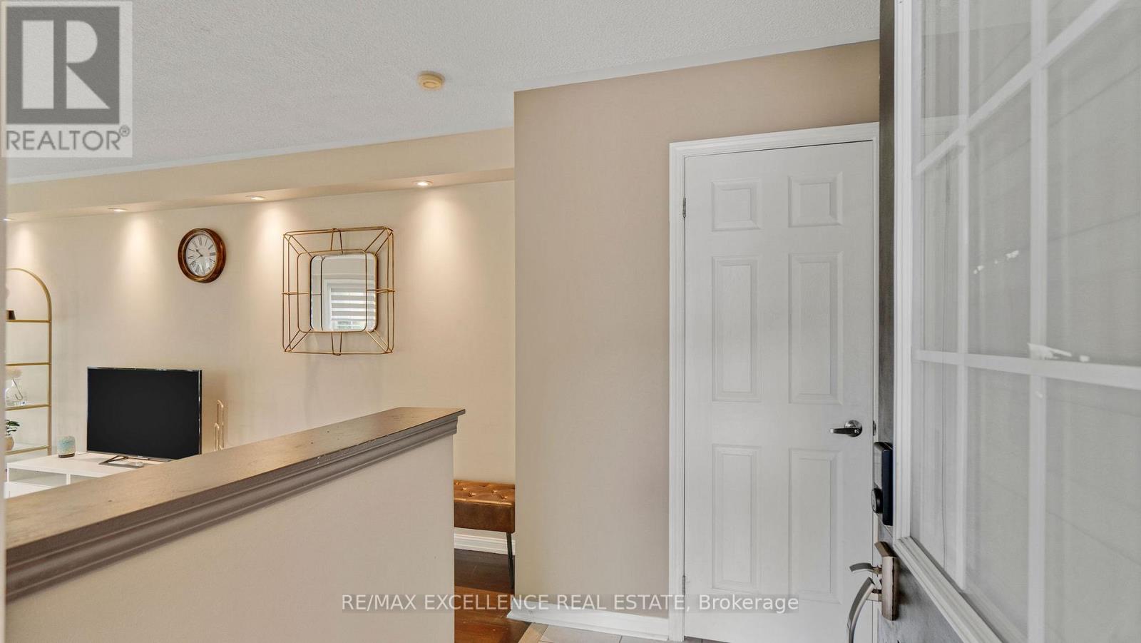 2220 Amberglen Court, Oakville, Ontario  L6M 4W8 - Photo 10 - W12200044