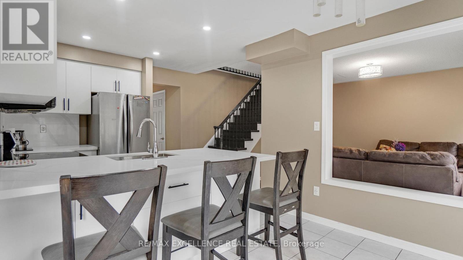 2220 Amberglen Court, Oakville, Ontario  L6M 4W8 - Photo 18 - W12200044