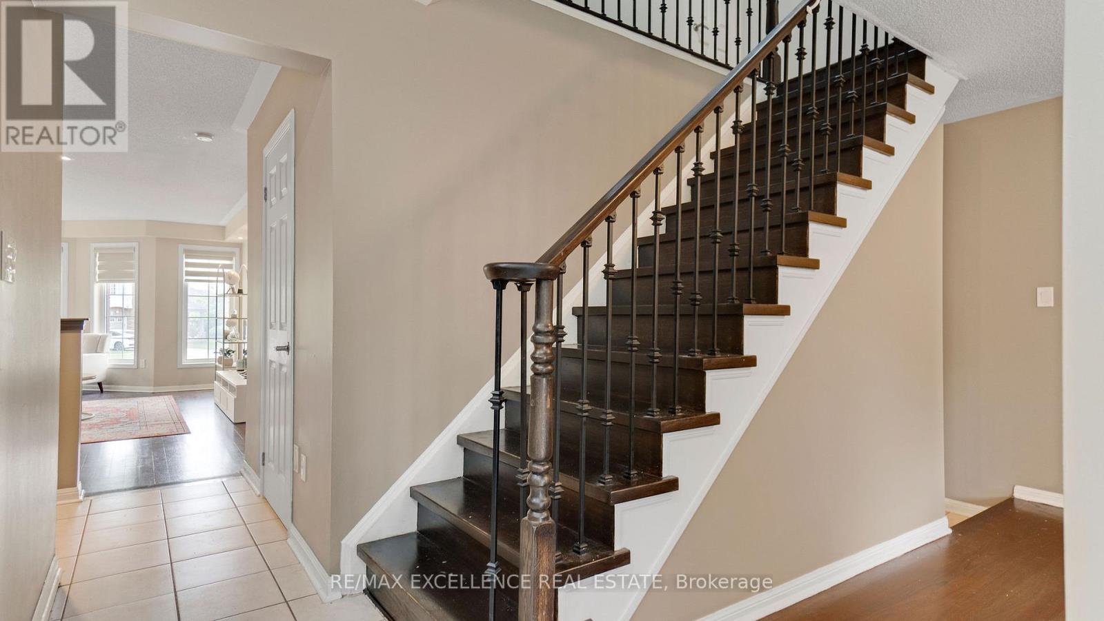 2220 Amberglen Court, Oakville, Ontario  L6M 4W8 - Photo 22 - W12200044