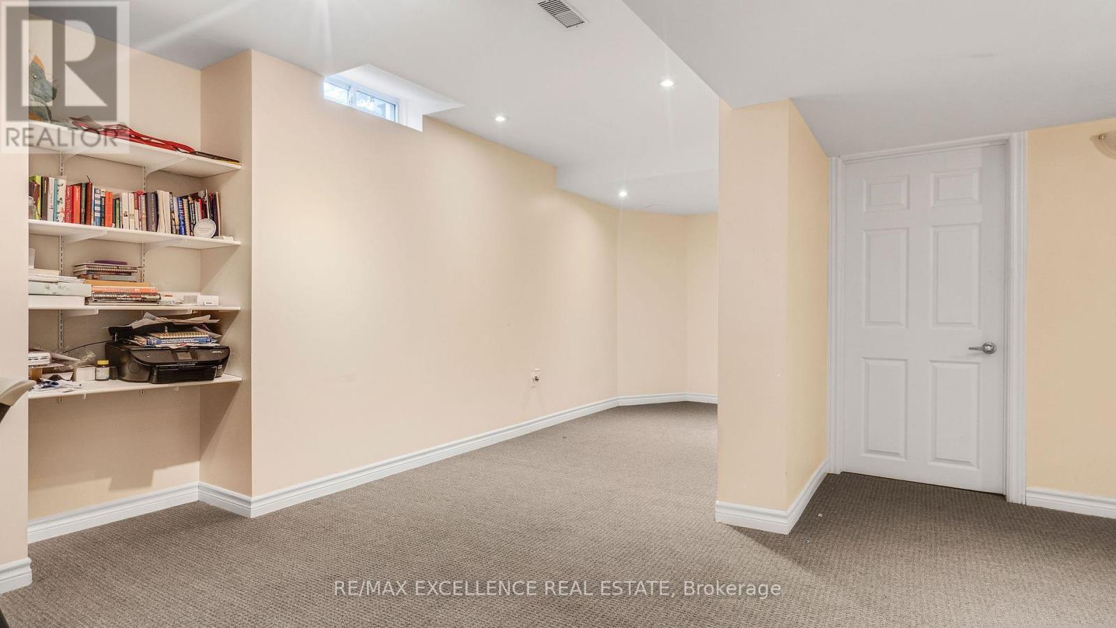 2220 Amberglen Court, Oakville, Ontario  L6M 4W8 - Photo 37 - W12200044