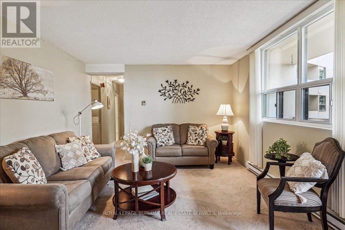 206 - 700 Dynes Road, Burlington, Ontario  L7N 3M2 - Photo 11 - W12200052