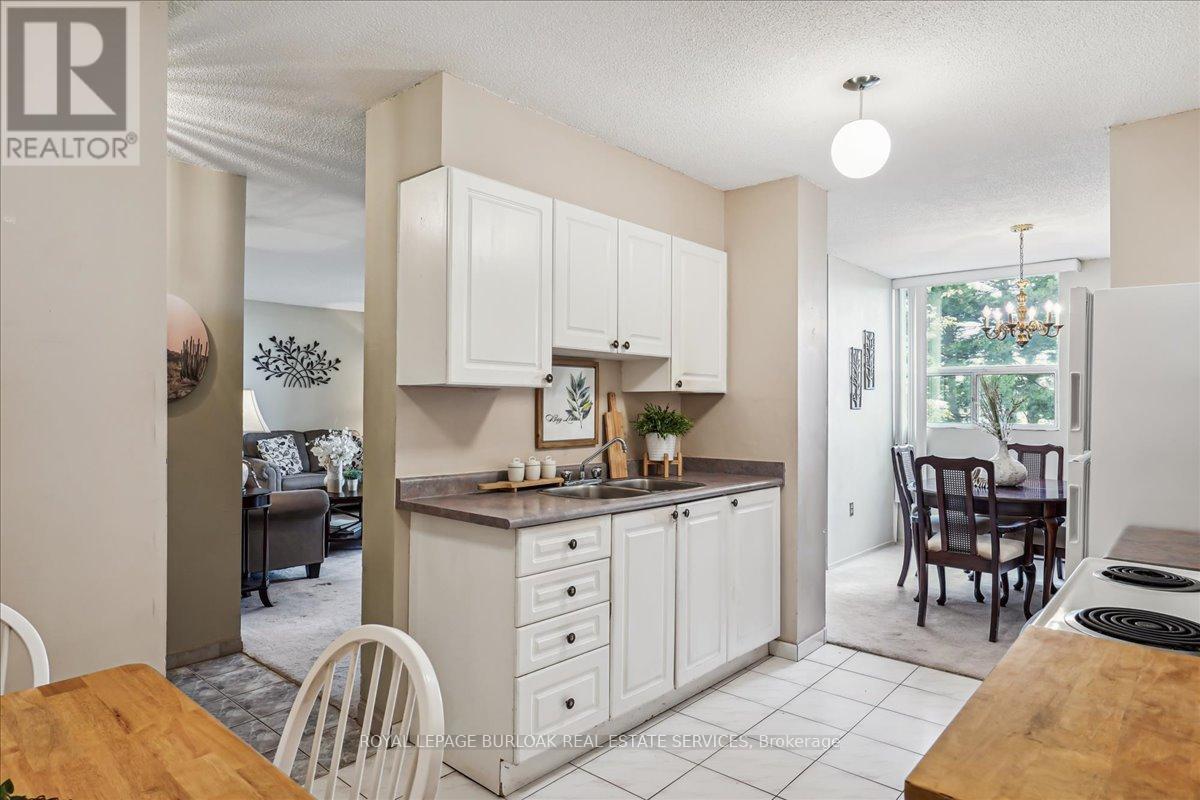 206 - 700 Dynes Road, Burlington, Ontario  L7N 3M2 - Photo 6 - W12200052