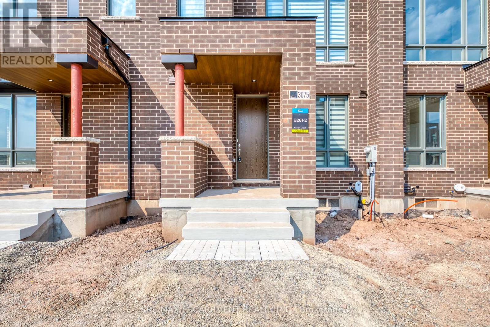 3075 Welsman Gardens, Oakville, Ontario  L6H 7Z2 - Photo 2 - W12200066
