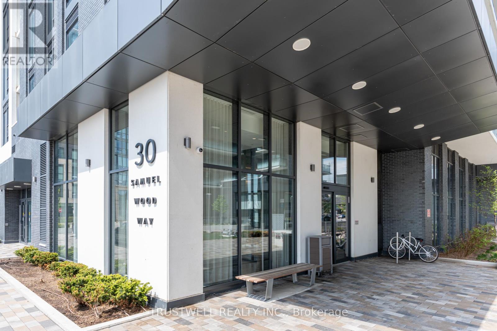 Property at 310 - 30 SAMUEL WOOD WAY image 3