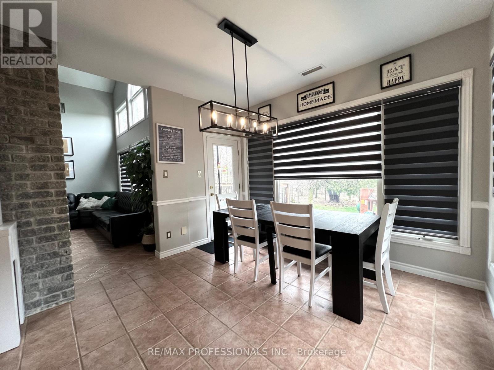 12 Deer Run Crescent, Halton Hills, Ontario  L7J 2L7 - Photo 18 - W12200102