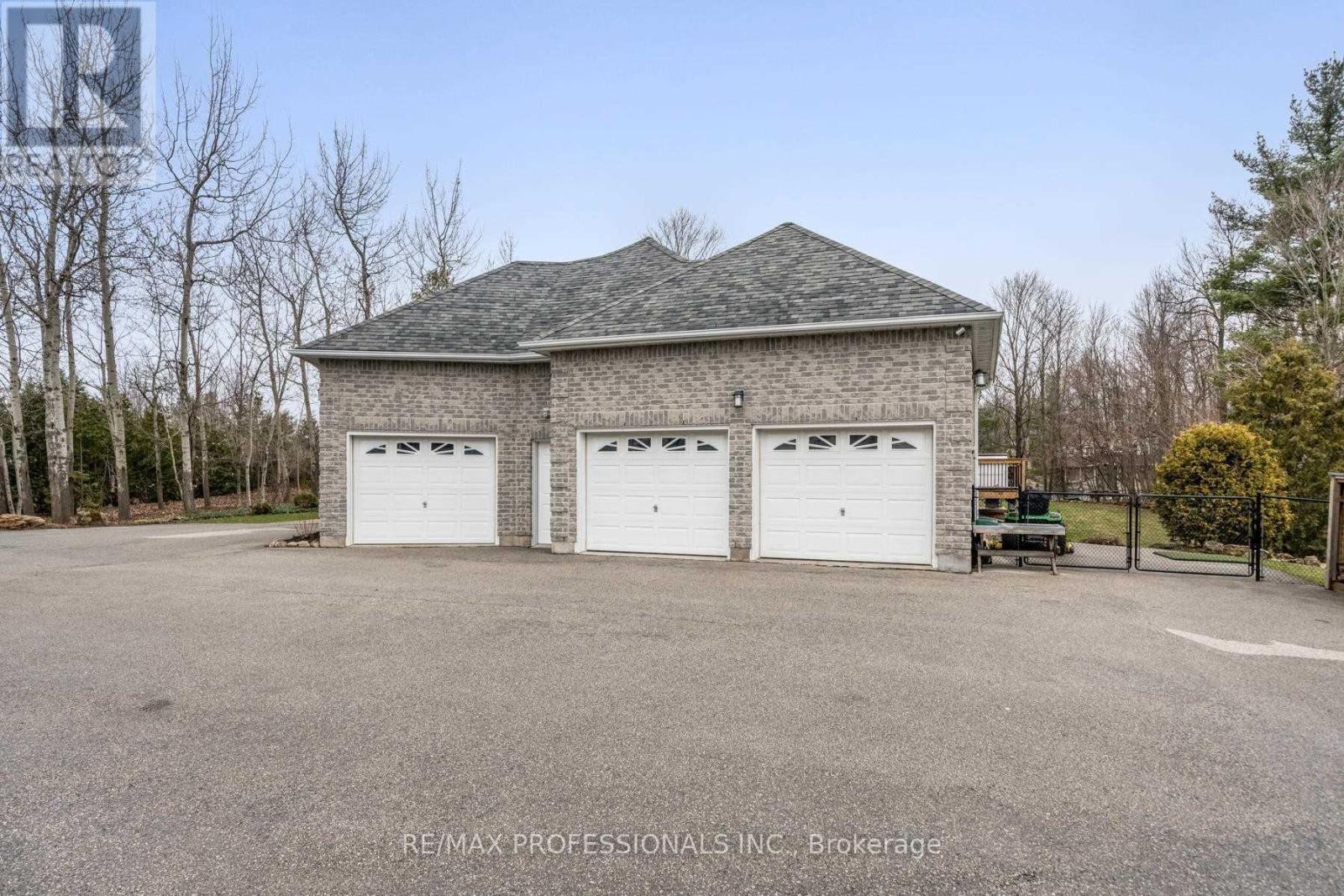 12 Deer Run Crescent, Halton Hills, Ontario  L7J 2L7 - Photo 35 - W12200102