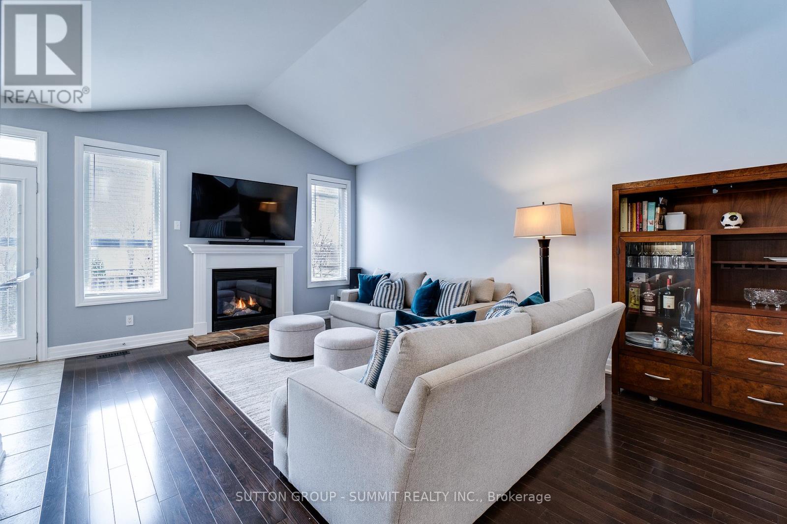 23 Scott Boulevard, Milton (Sc Scott), Ontario  L9T 0R9 - Photo 11 - W12200106