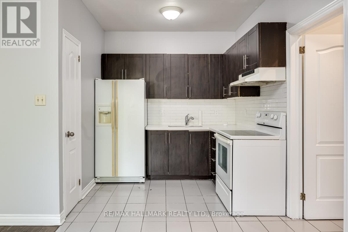 12 Snider Avenue, Toronto (Briar Hill-Belgravia), Ontario  M6E 4R9 - Photo 11 - W12200136