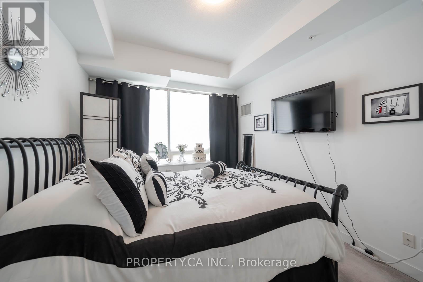 704 - 840 Queens Plate Drive, Toronto, Ontario  M9W 0E7 - Photo 12 - W12200143