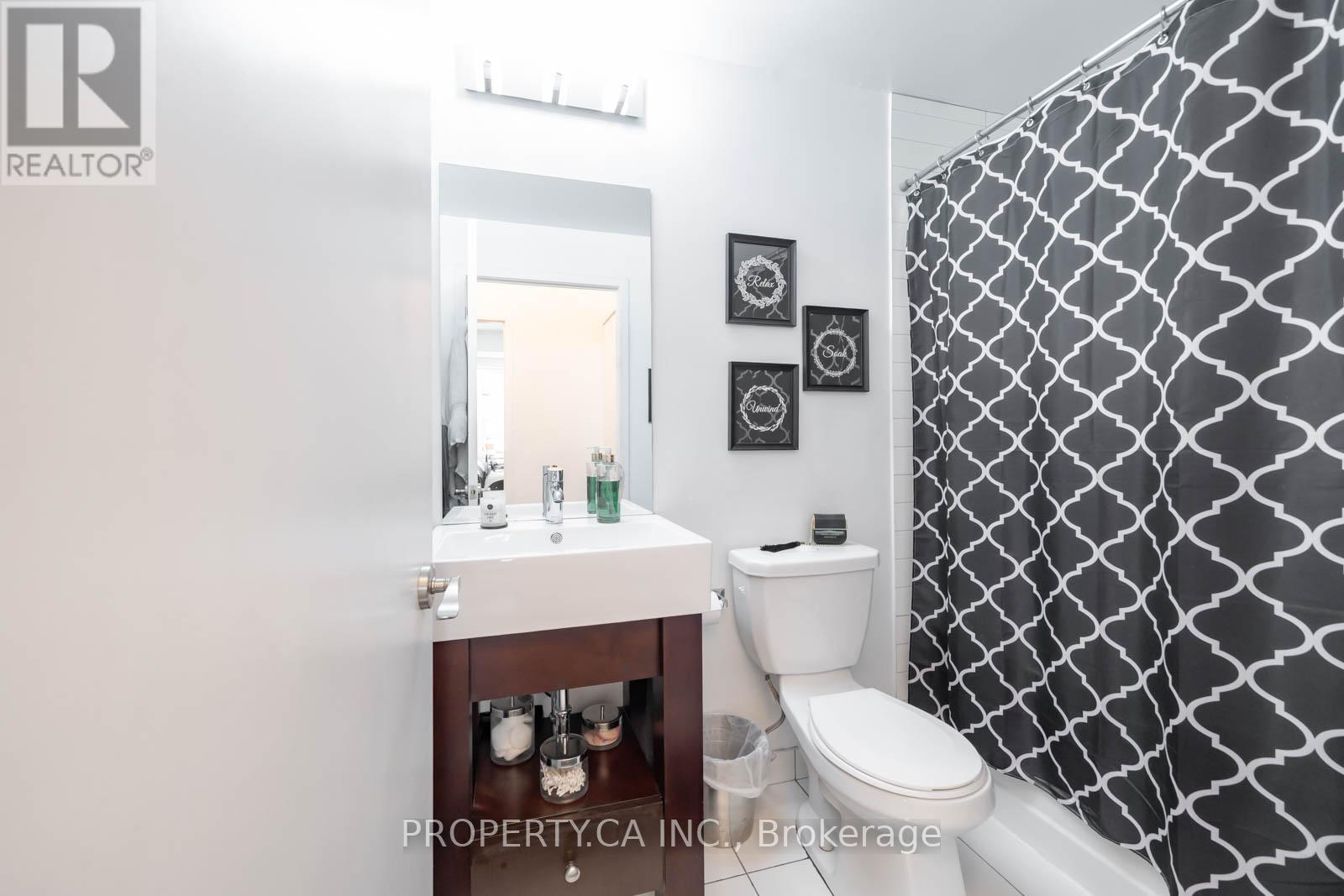 704 - 840 Queens Plate Drive, Toronto, Ontario  M9W 0E7 - Photo 13 - W12200143