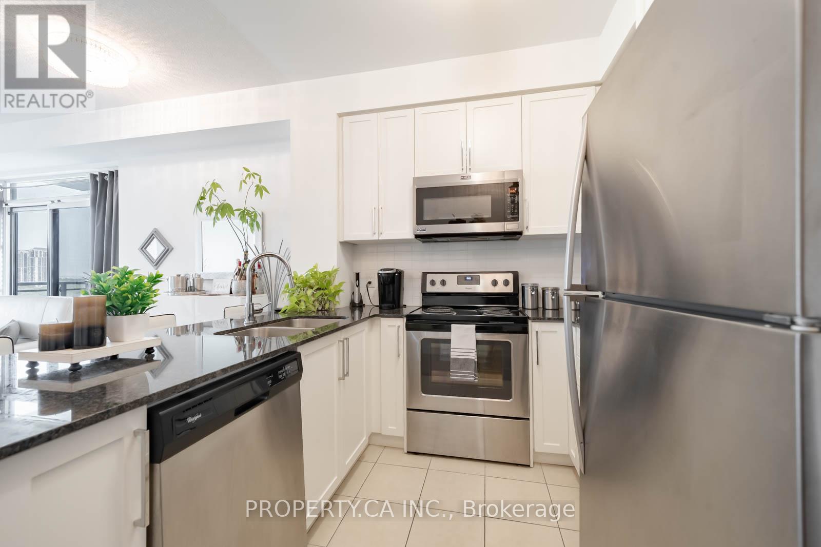 704 - 840 Queens Plate Drive, Toronto, Ontario  M9W 0E7 - Photo 5 - W12200143