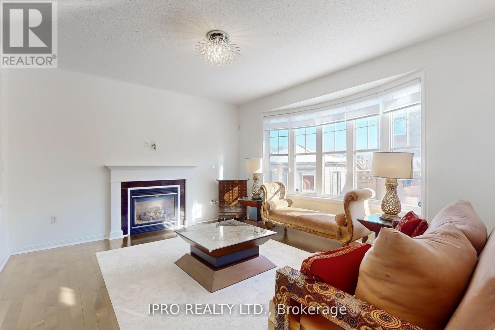 730 Bolingbroke Drive, Milton, Ontario  L9T 6Z3 - Photo 12 - W12200147