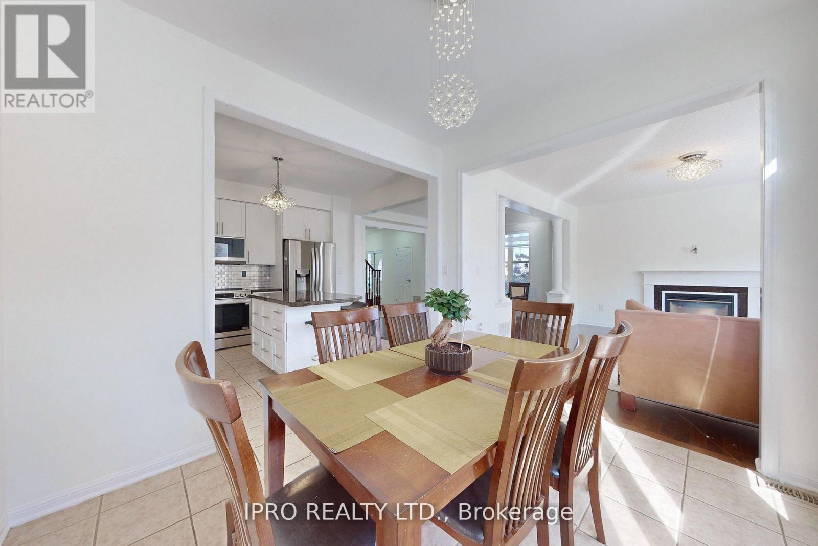 730 Bolingbroke Drive, Milton, Ontario  L9T 6Z3 - Photo 13 - W12200147