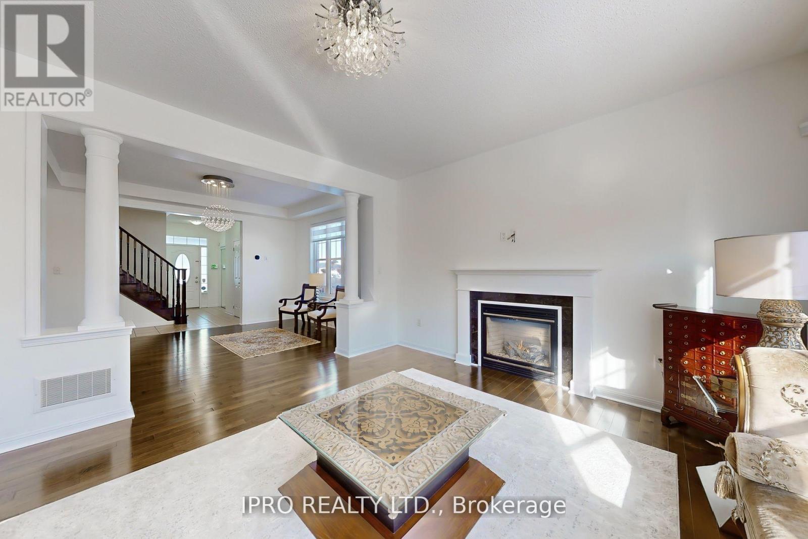 730 Bolingbroke Drive, Milton, Ontario  L9T 6Z3 - Photo 15 - W12200147