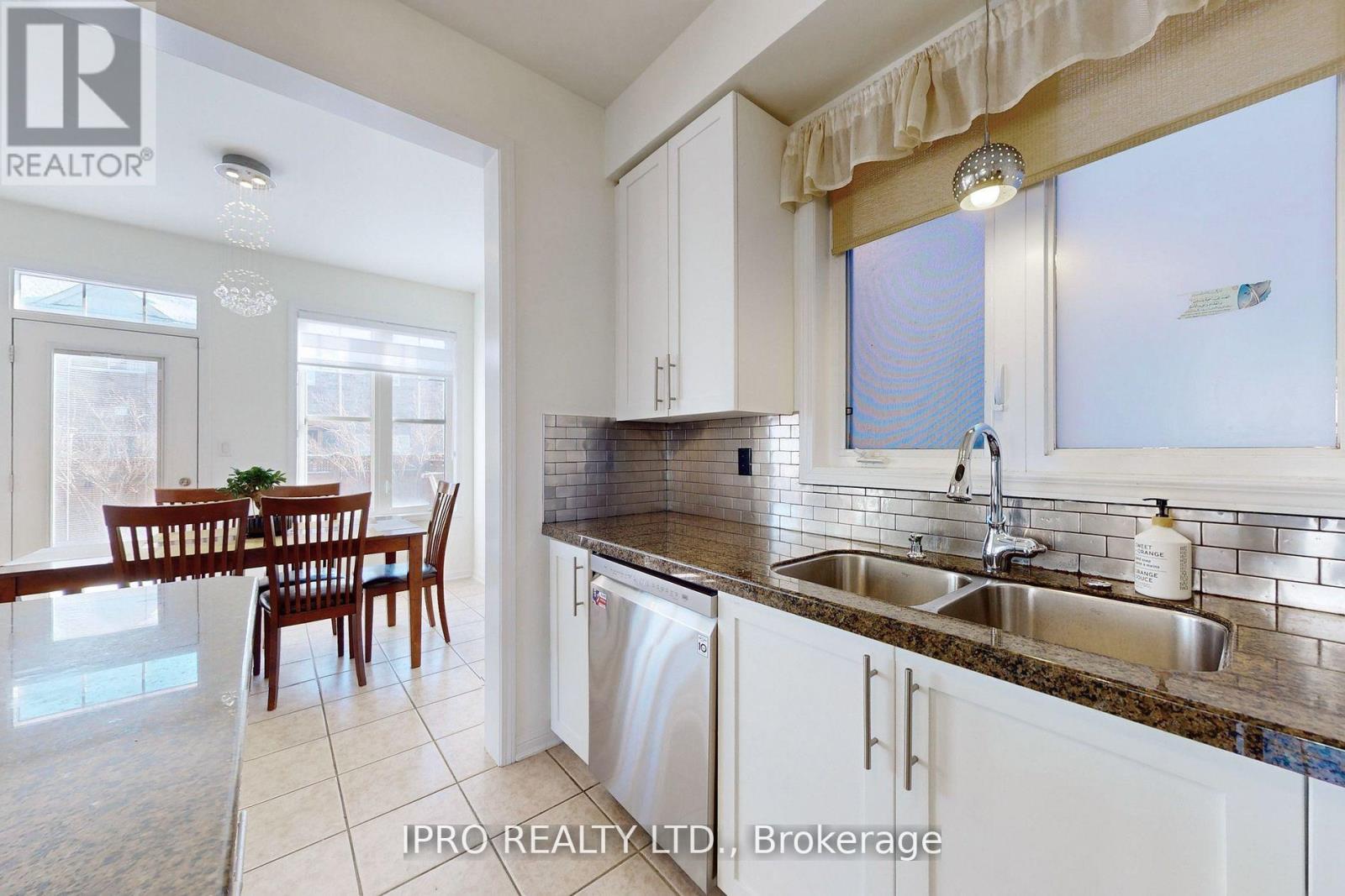 730 Bolingbroke Drive, Milton (Co Coates), Ontario  L9T 6Z3 - Photo 17 - W12200147