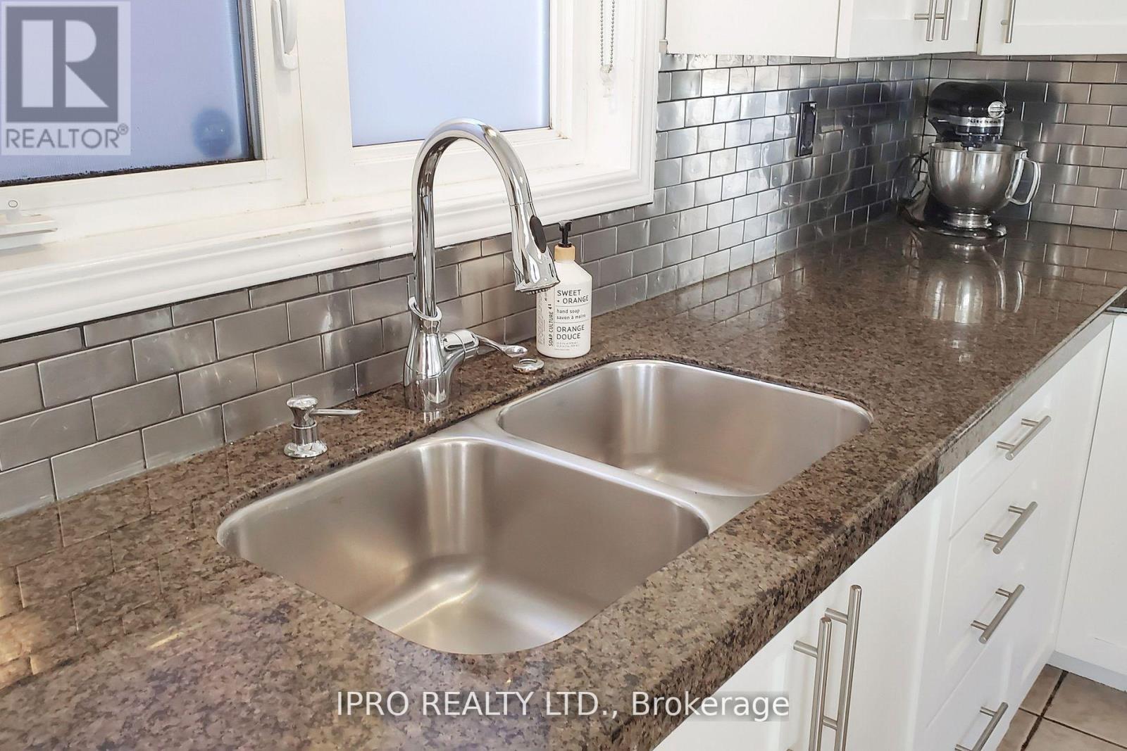 730 Bolingbroke Drive, Milton, Ontario  L9T 6Z3 - Photo 18 - W12200147