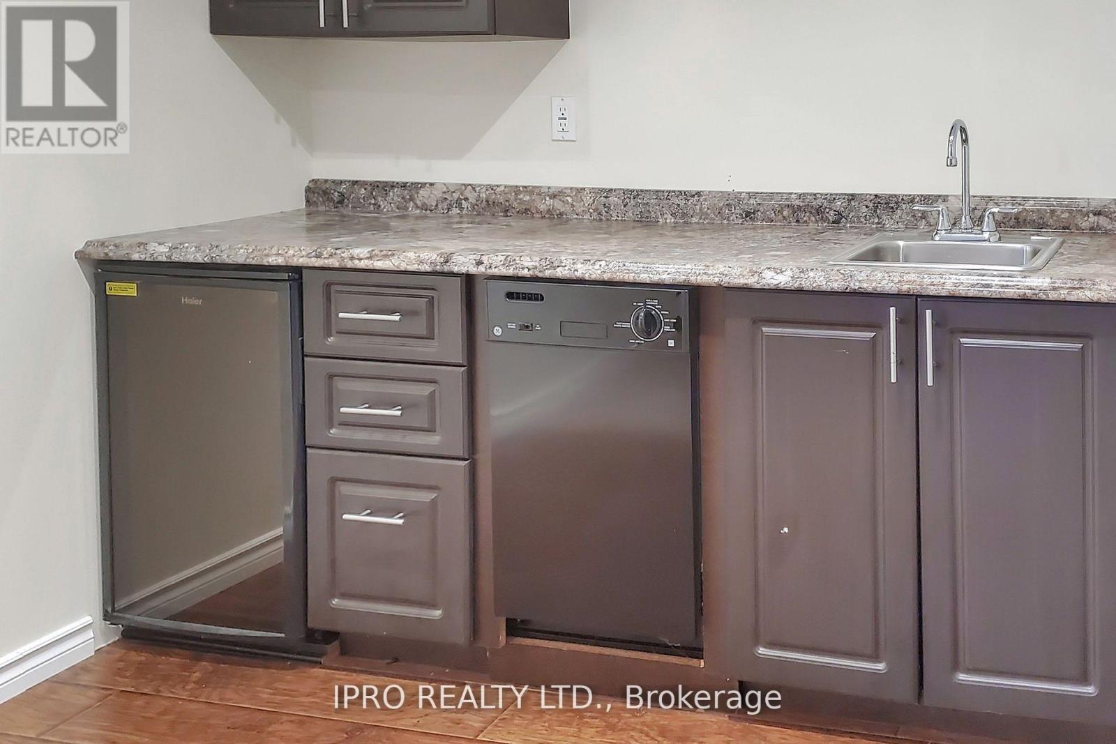 730 Bolingbroke Drive, Milton, Ontario  L9T 6Z3 - Photo 34 - W12200147