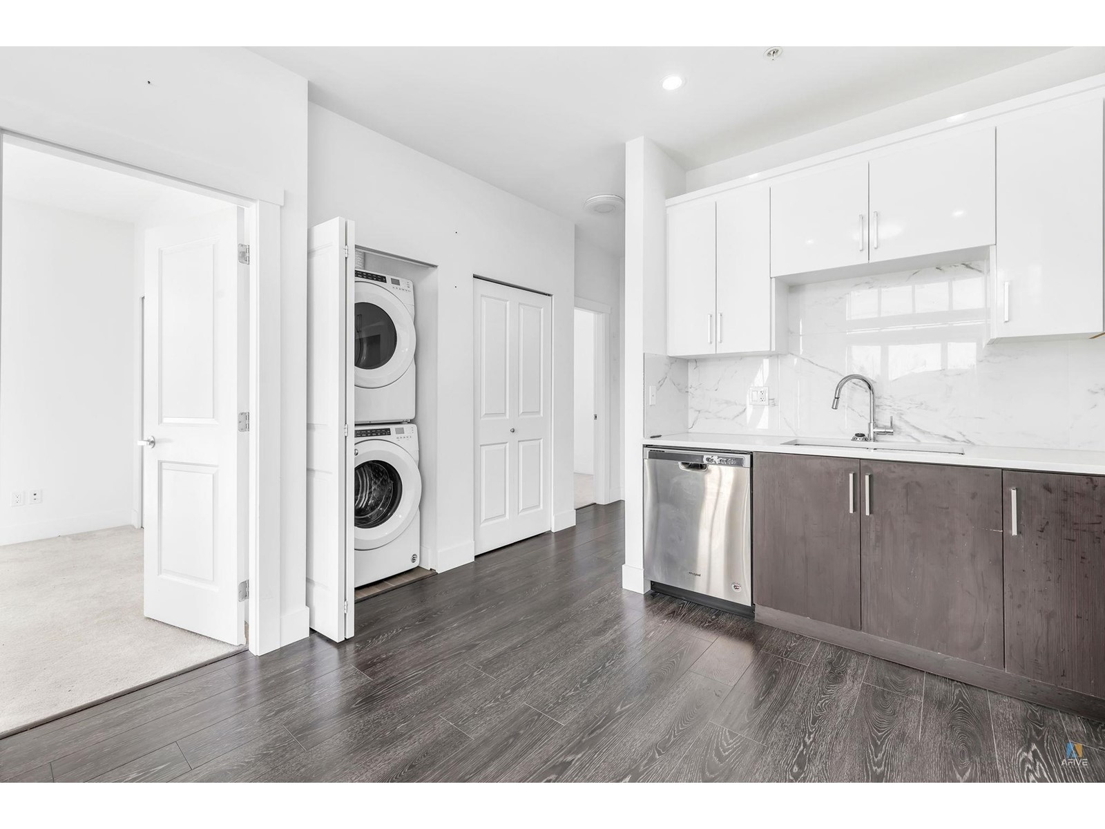 509 9983 E Barnston Drive, Surrey, British Columbia  V4N 6T3 - Photo 8 - R3011697