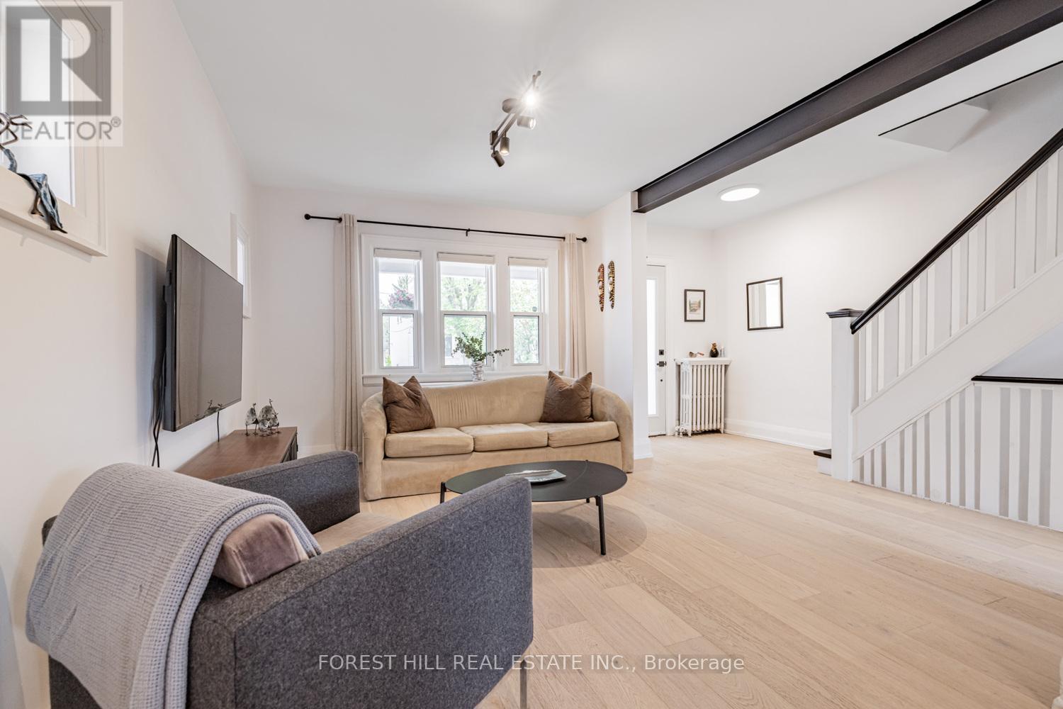 554 Atlas Avenue, Toronto (Humewood-Cedarvale), Ontario  M6C 3R6 - Photo 8 - C12200179