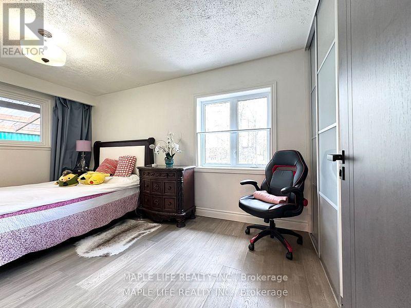 92 Rameau Drive, Toronto (Hillcrest Village), Ontario  M2H 1T9 - Photo 18 - C12200181