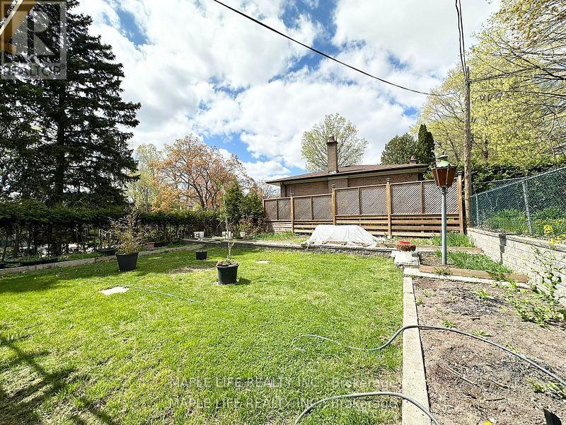 92 Rameau Drive, Toronto, Ontario  M2H 1T9 - Photo 36 - C12200181