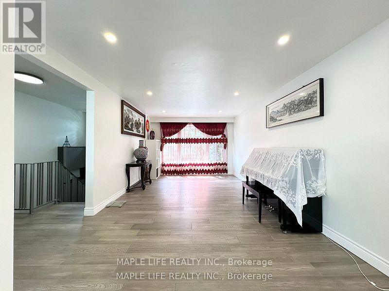 92 Rameau Drive, Toronto, Ontario  M2H 1T9 - Photo 8 - C12200181