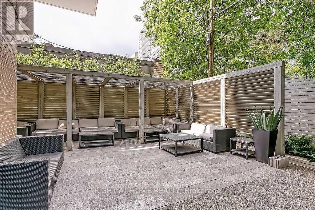 1005 - 68 Merton Street, Toronto, Ontario  M4S 1A1 - Photo 17 - C12200224