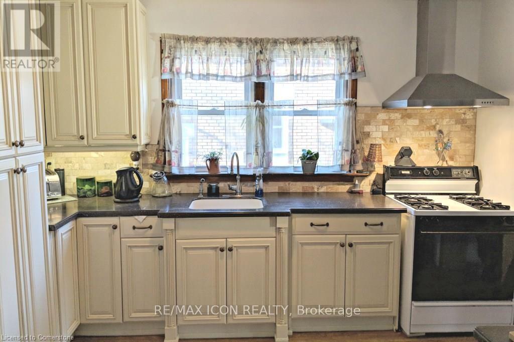320 Guelph Street, Kitchener, Ontario  N2H 5X3 - Photo 7 - X12199969