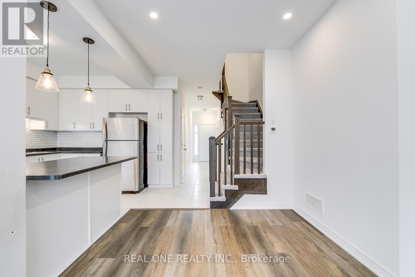 28 Garlent Avenue, Hamilton, Ontario  L9K 0J9 - Photo 15 - X12200089