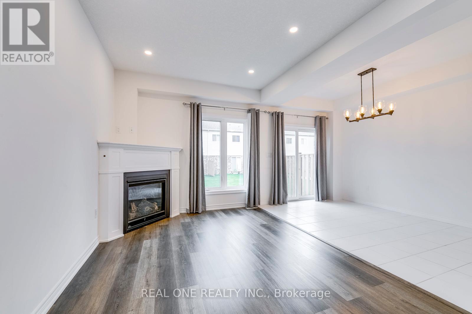 28 Garlent Avenue, Hamilton, Ontario  L9K 0J9 - Photo 5 - X12200089