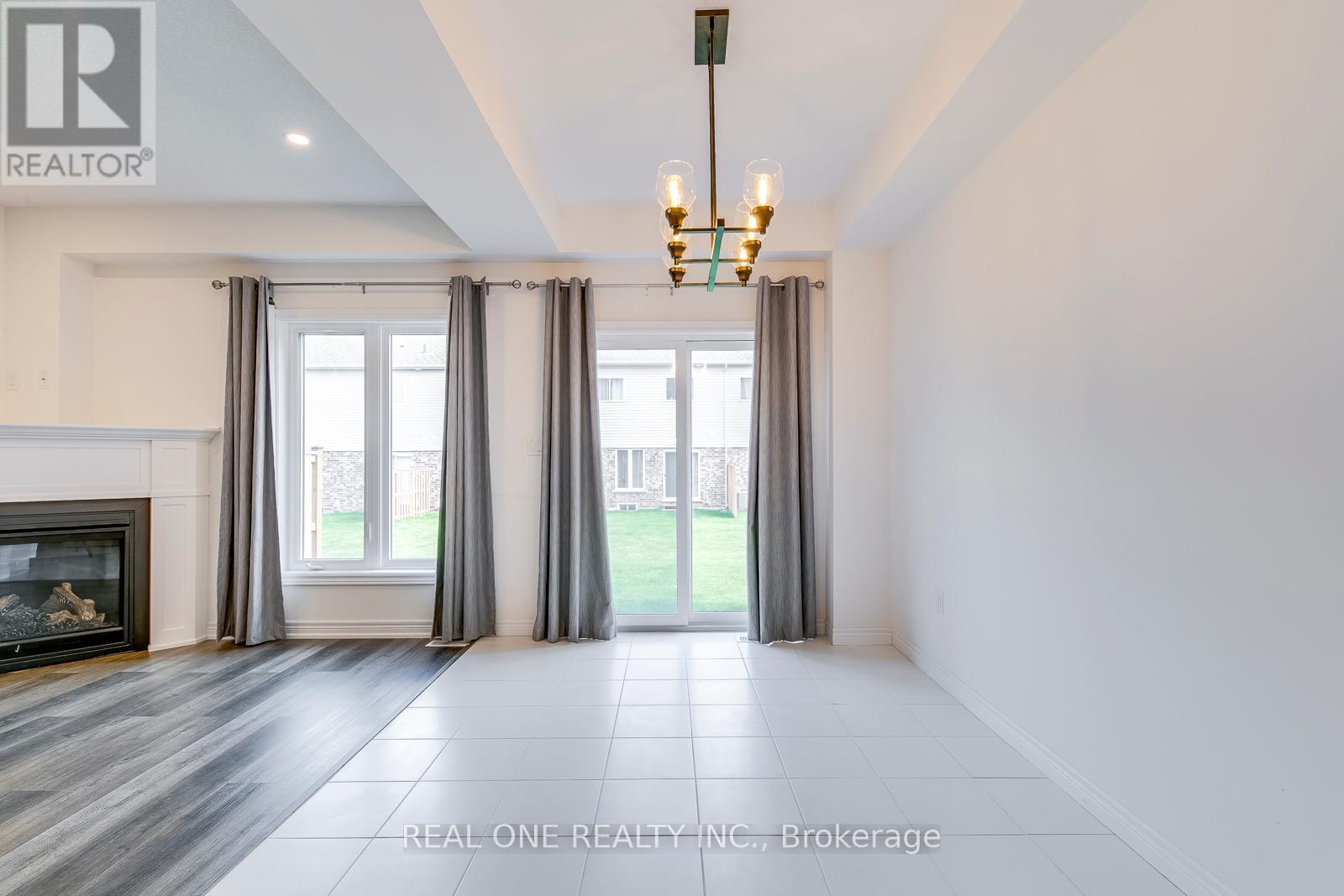 28 Garlent Avenue, Hamilton, Ontario  L9K 0J9 - Photo 8 - X12200089