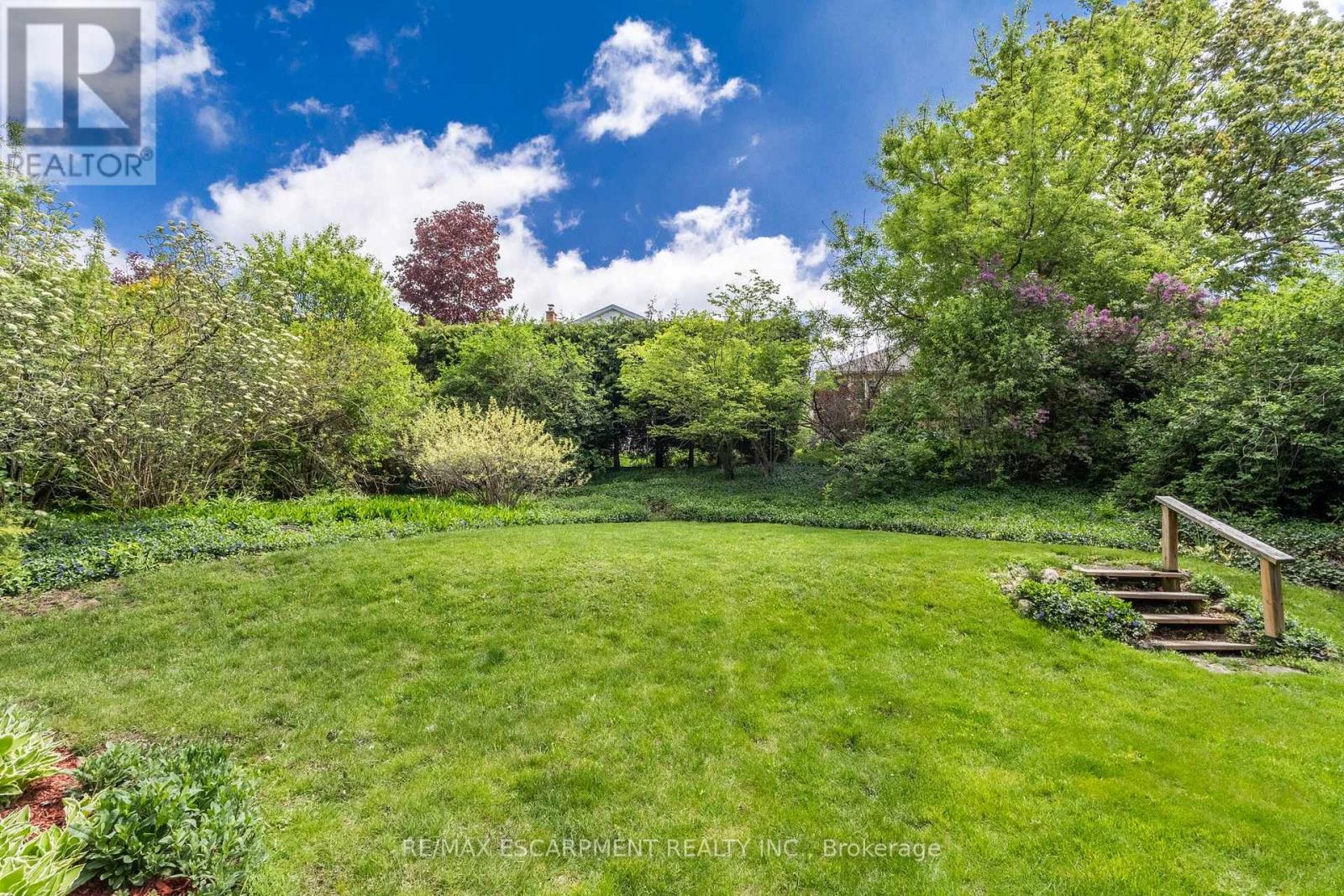 11 Bridlewood Drive, Guelph (Kortright Hills), Ontario  N1G 4A5 - Photo 36 - X12200099