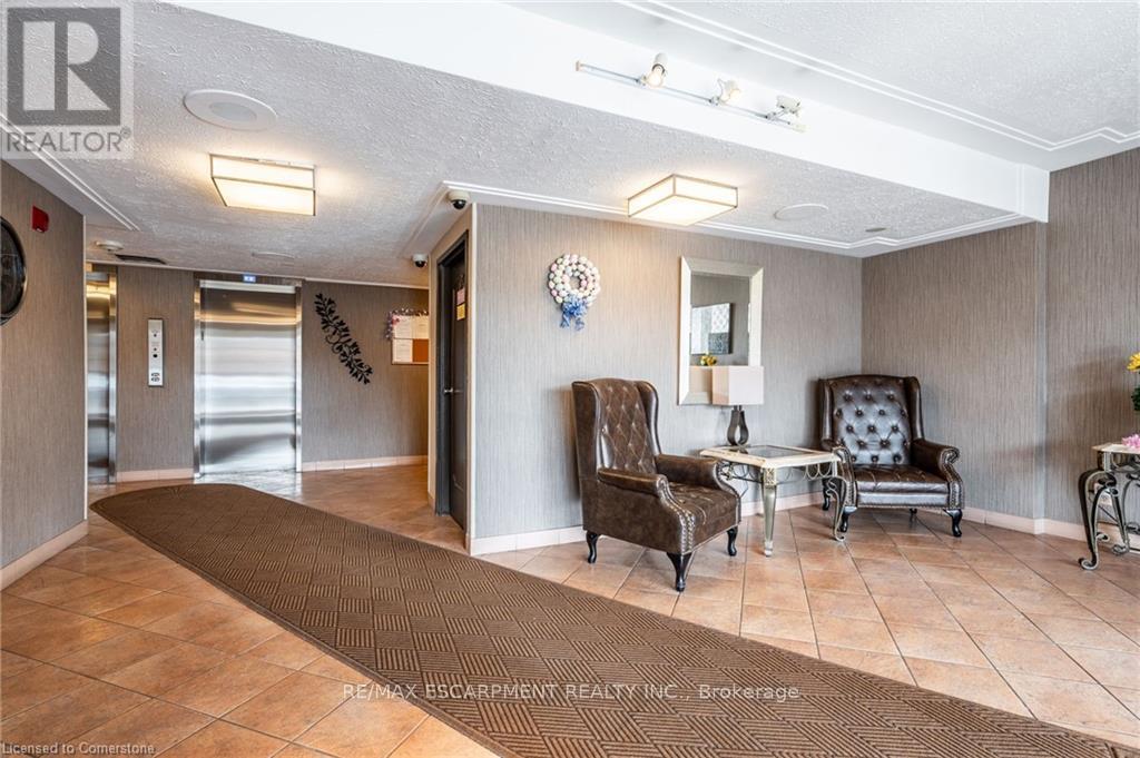 402 - 40 Harrisford Street, Hamilton, Ontario  L8K 6N1 - Photo 4 - X12200110