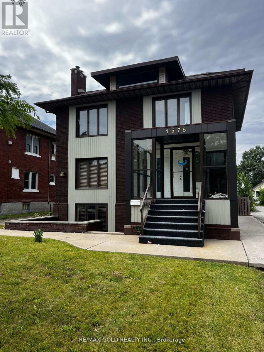 1575 Ouellette Avenue N, Windsor, Ontario  N8X 1K5 - Photo 1 - X12200116