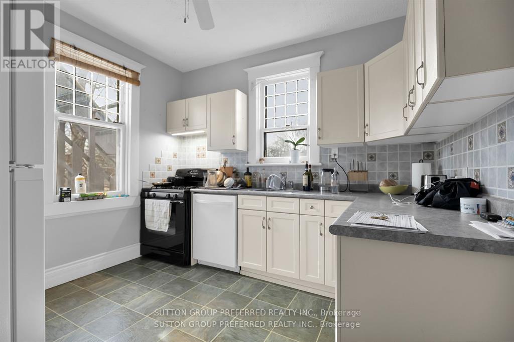 841 Dufferin Avenue, London East (East G), Ontario  N5W 3J9 - Photo 16 - X12200296