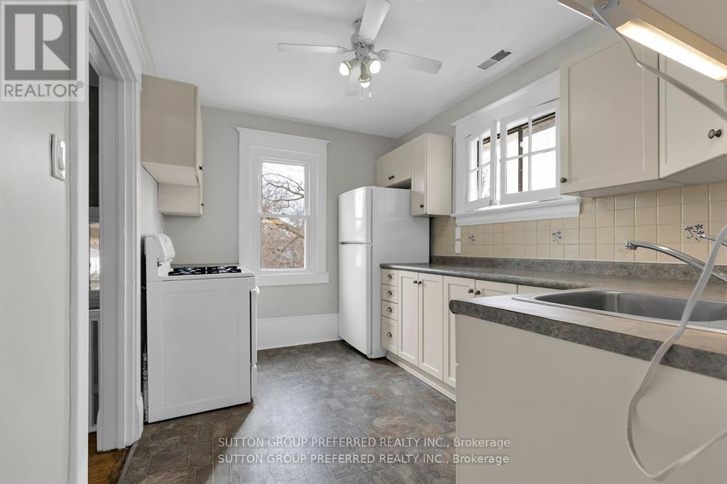 841 Dufferin Avenue, London East (East G), Ontario  N5W 3J9 - Photo 33 - X12200296