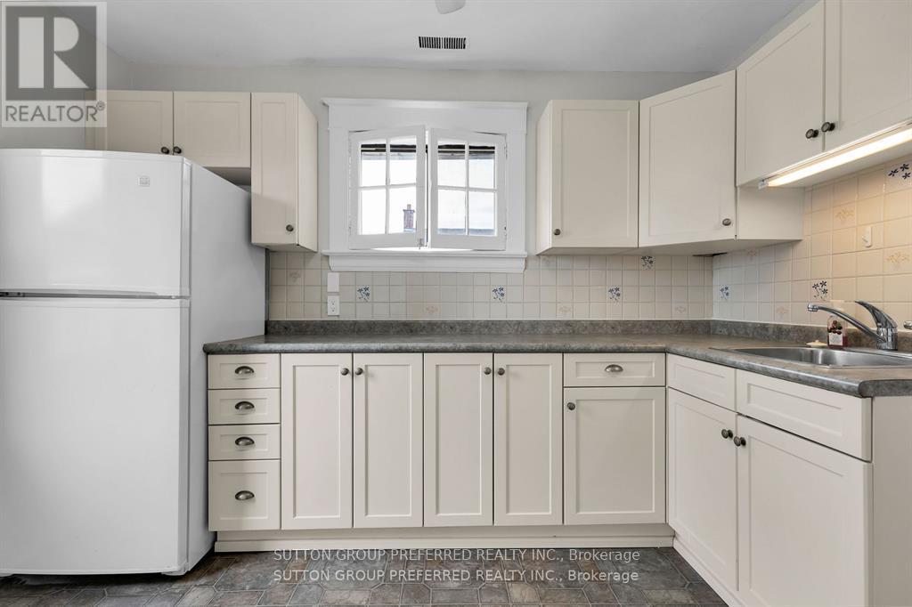841 Dufferin Avenue, London East (East G), Ontario  N5W 3J9 - Photo 34 - X12200296