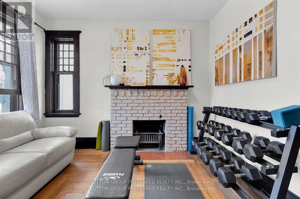 841 Dufferin Avenue, London East (East G), Ontario  N5W 3J9 - Photo 8 - X12200296