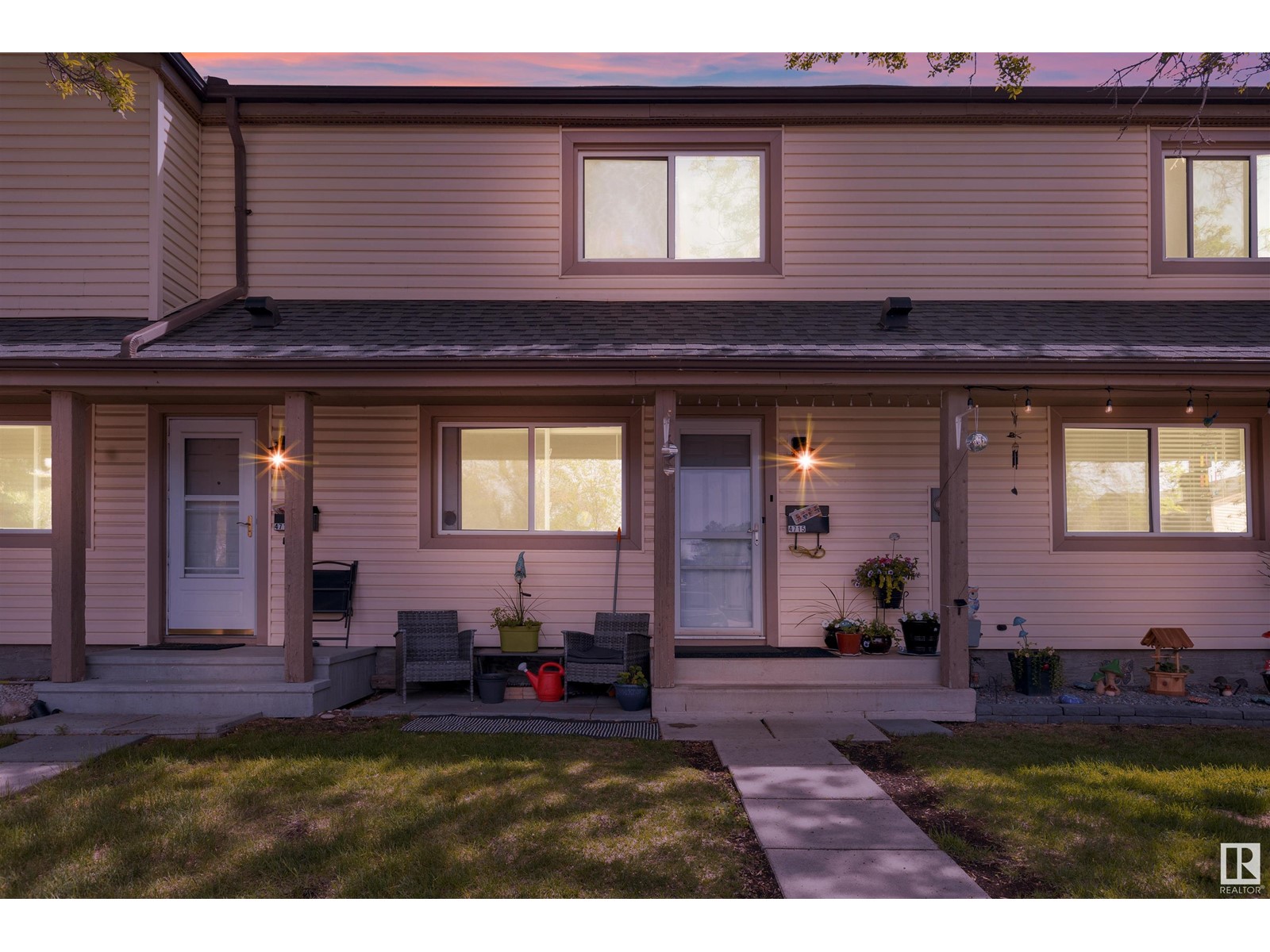 4715 35 Av Nw, Edmonton, Alberta  T6L 3P8 - Photo 1 - E4440651