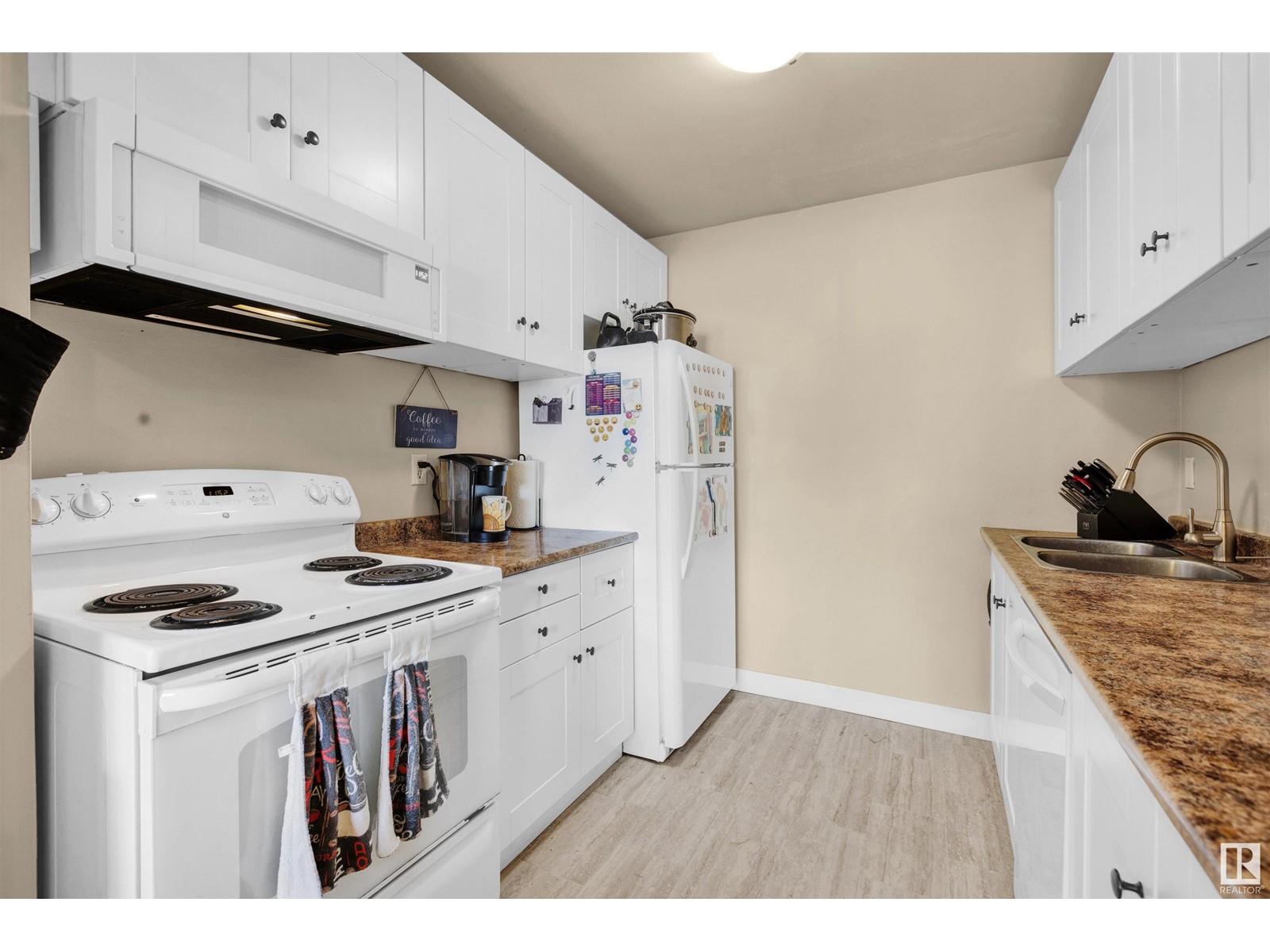 4715 35 Av Nw, Edmonton, Alberta  T6L 3P8 - Photo 6 - E4440651
