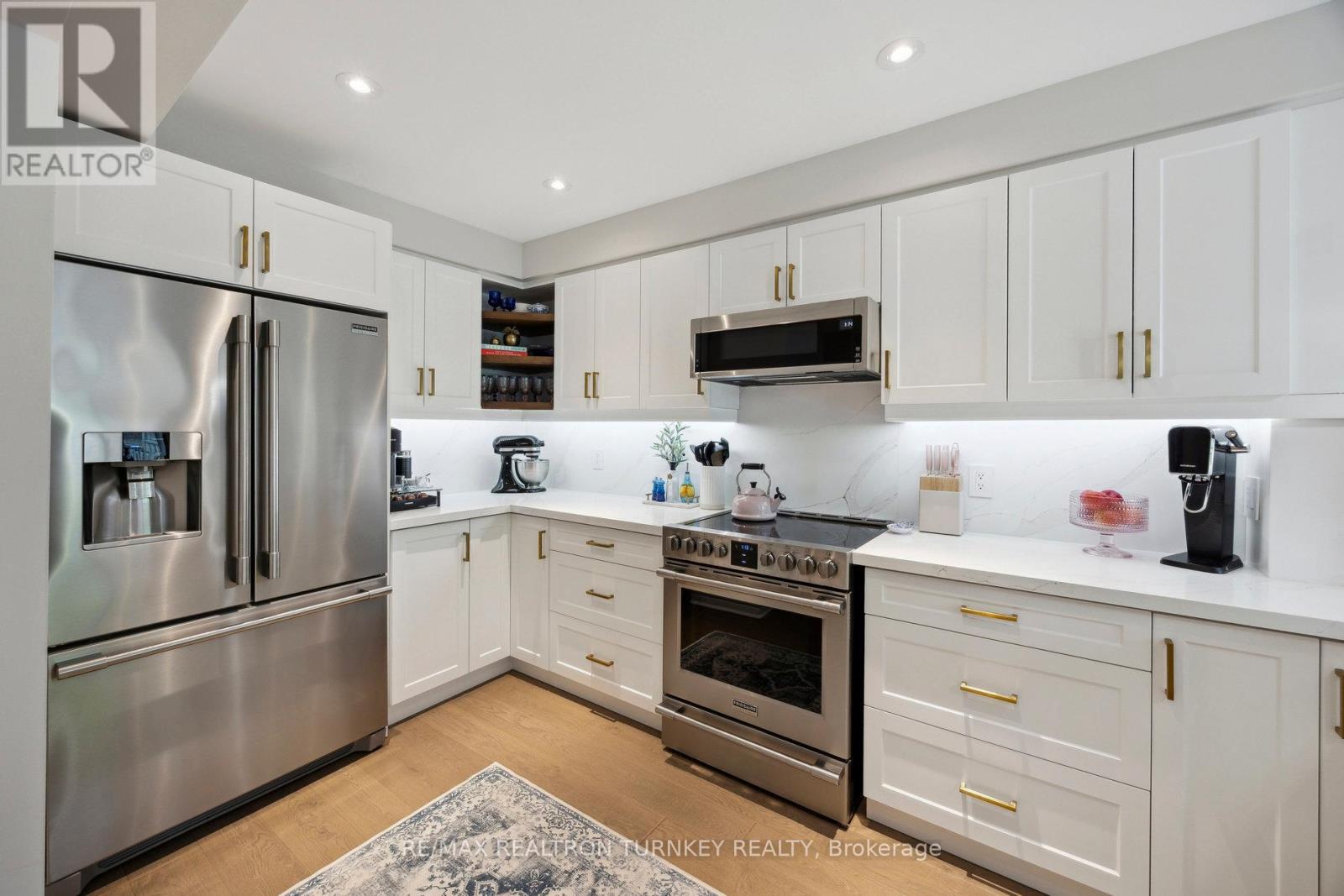 66 Natale Court, Bradford West Gwillimbury, Ontario  L3Z 3B1 - Photo 11 - N12198939