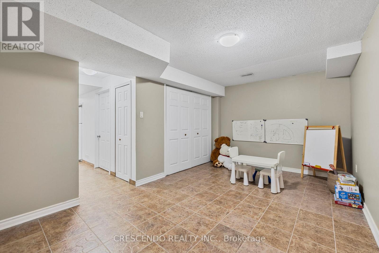 42 Napoleon Crescent, Brampton, Ontario  L6P 3K5 - Photo 30 - W12199907
