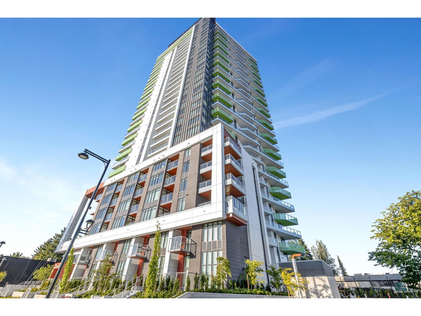 1908 10428 WHALLEY BOULEVARD, Surrey, British Columbia