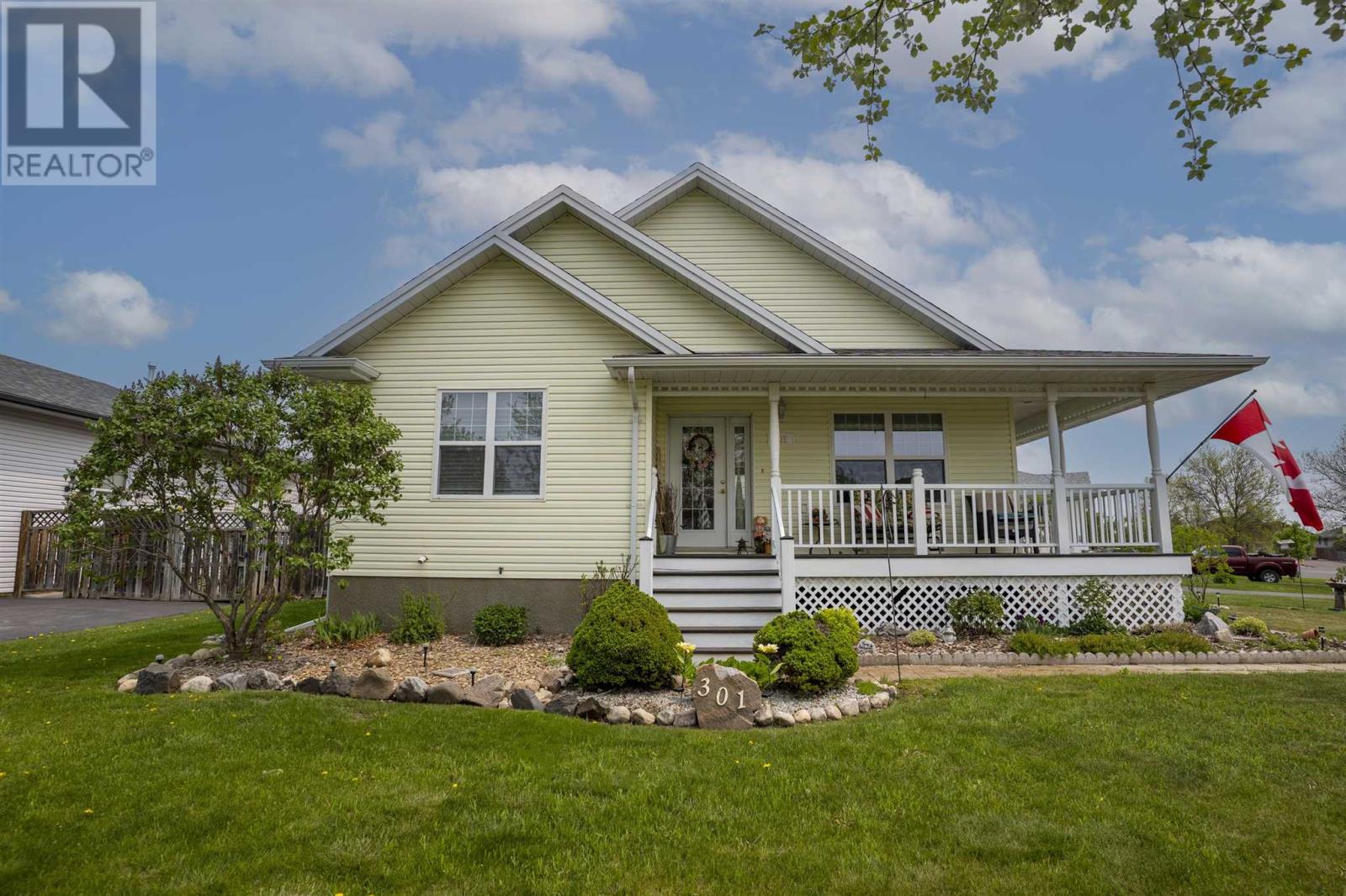 Property at 301 Caribou CRES image 1