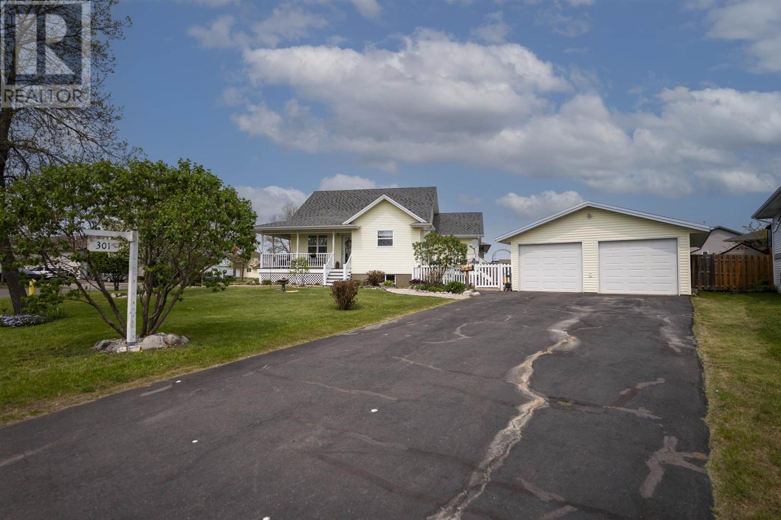Property at 301 Caribou CRES image 4