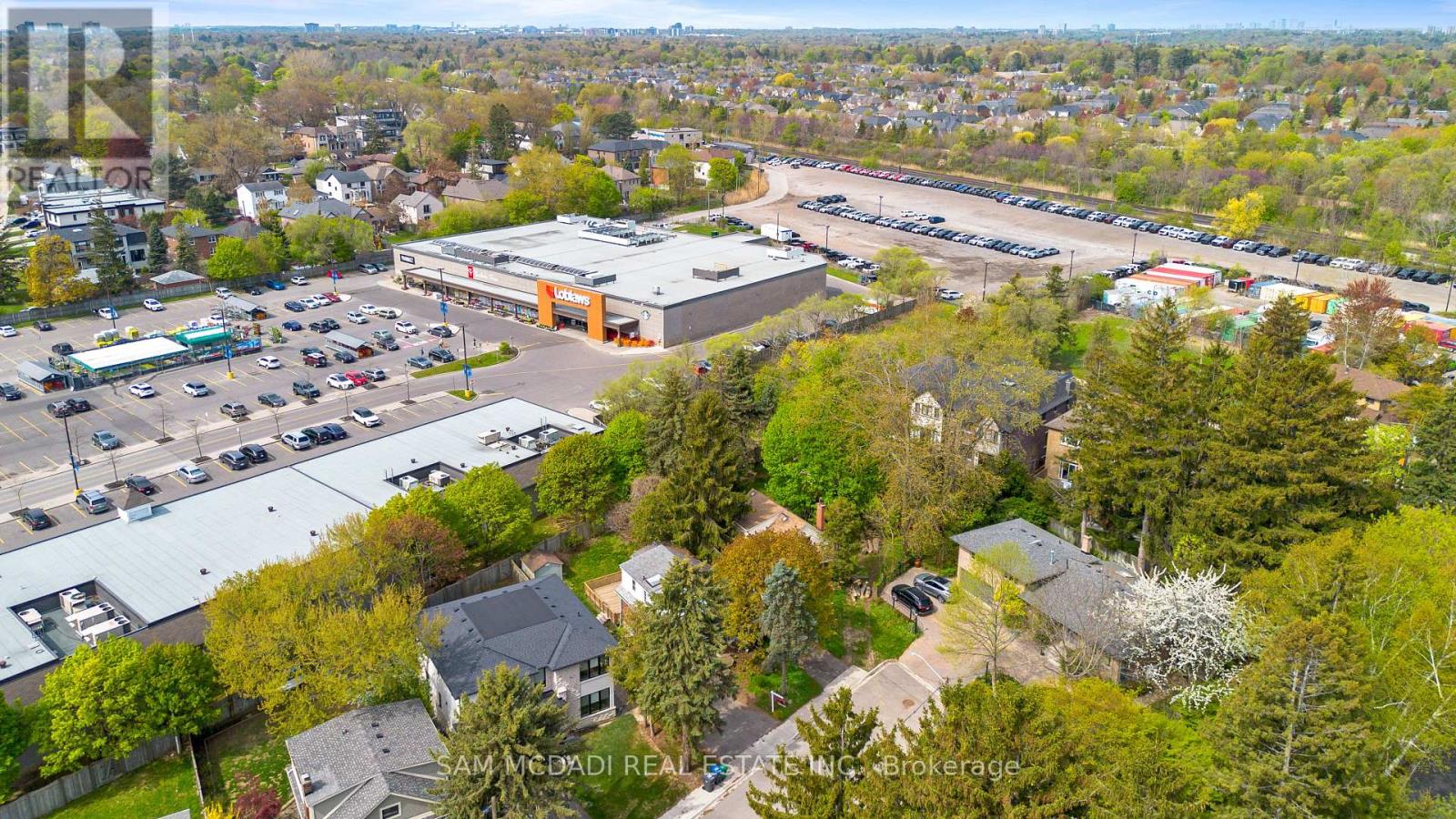 8 Wesley Crescent, Mississauga (Port Credit), Ontario  L5H 2N2 - Photo 36 - W12200154