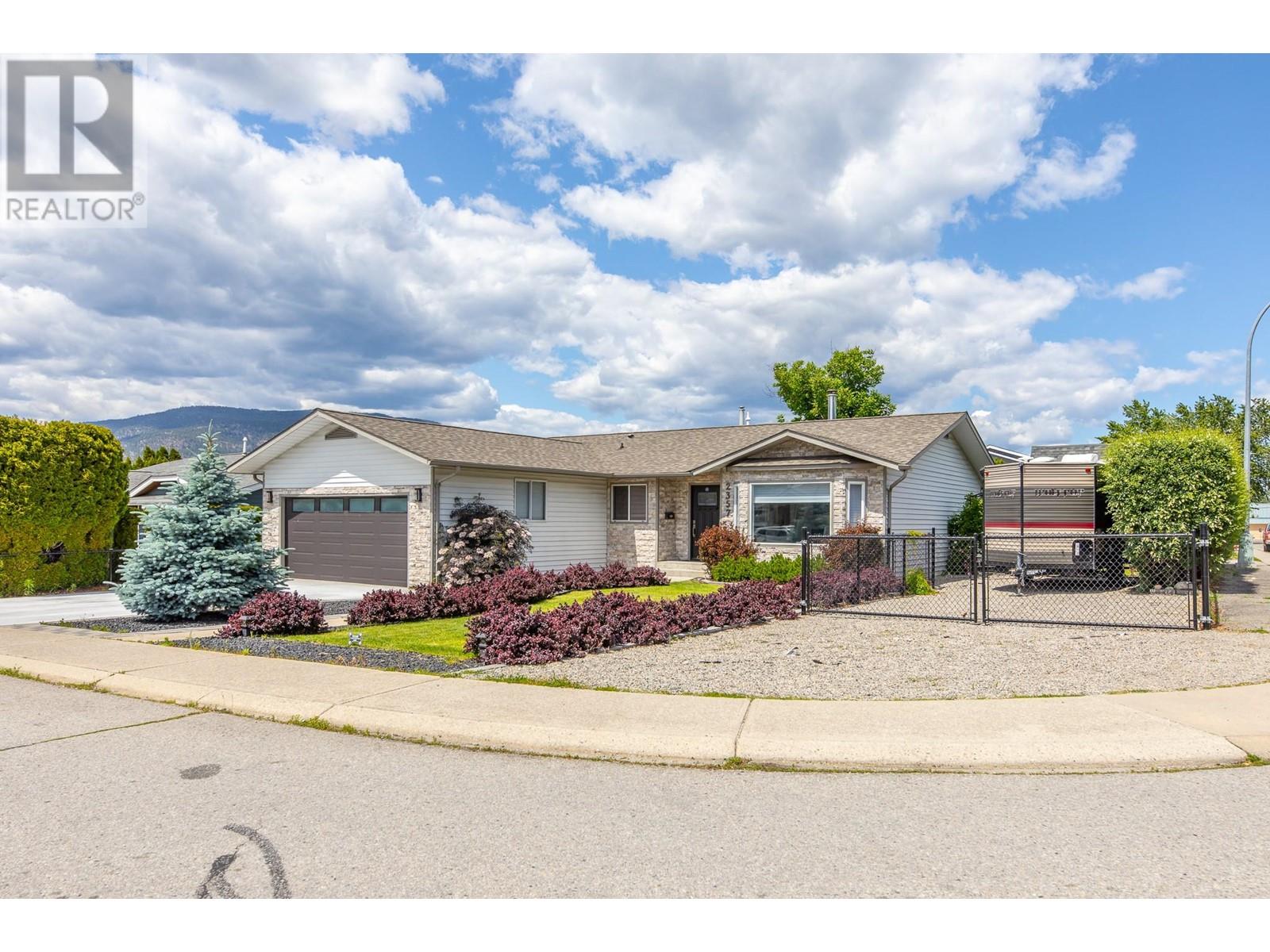 2357 Cornwall Drive, Penticton, British Columbia  V2A 7T1 - Photo 2 - 10350762