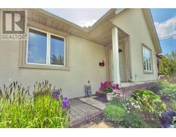 25 BURLINGAME ROAD, Toronto, Ontario