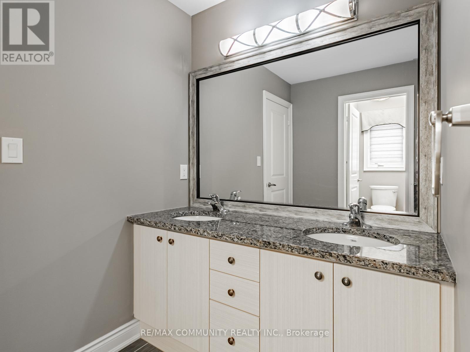 28 Young Garden Crescent E, Brampton (Credit Valley), Ontario  L6Y 6A4 - Photo 29 - W12200218